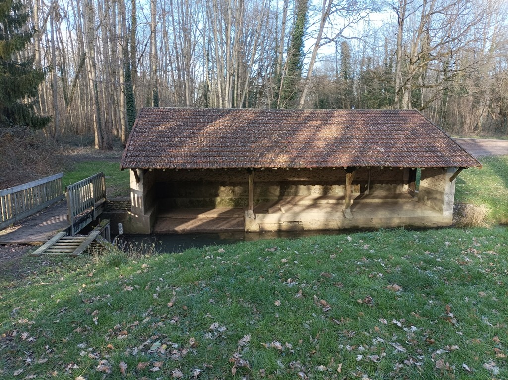 02 05 orphin 4 lavoir d orcemont