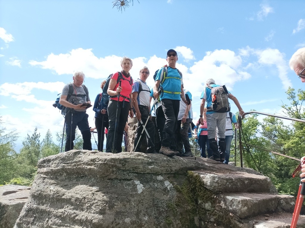 05 28 mur paien et sentier des meveilles 3 